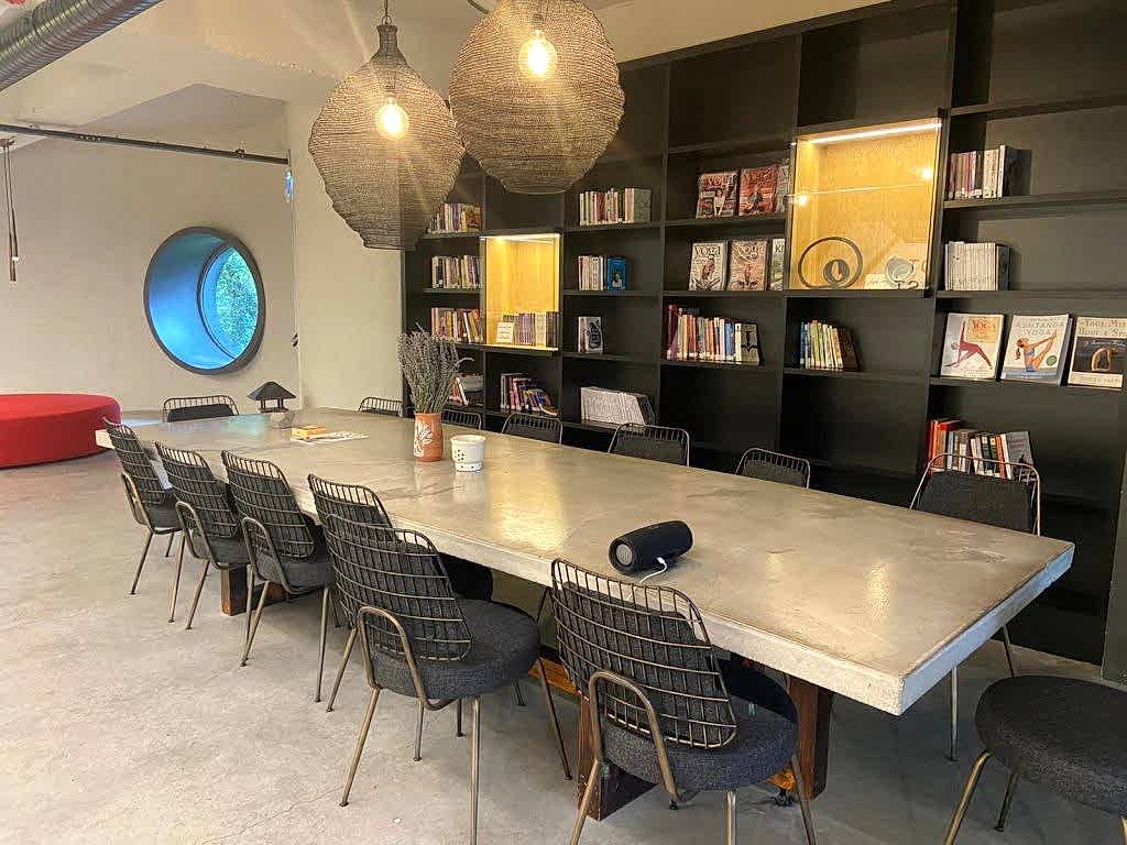 Beton görünümlü mobilya